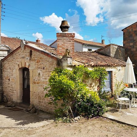 Gatekeepers Cottage Tiny House, Taize, Deux-Sevres, Velo Francette Екстер'єр фото