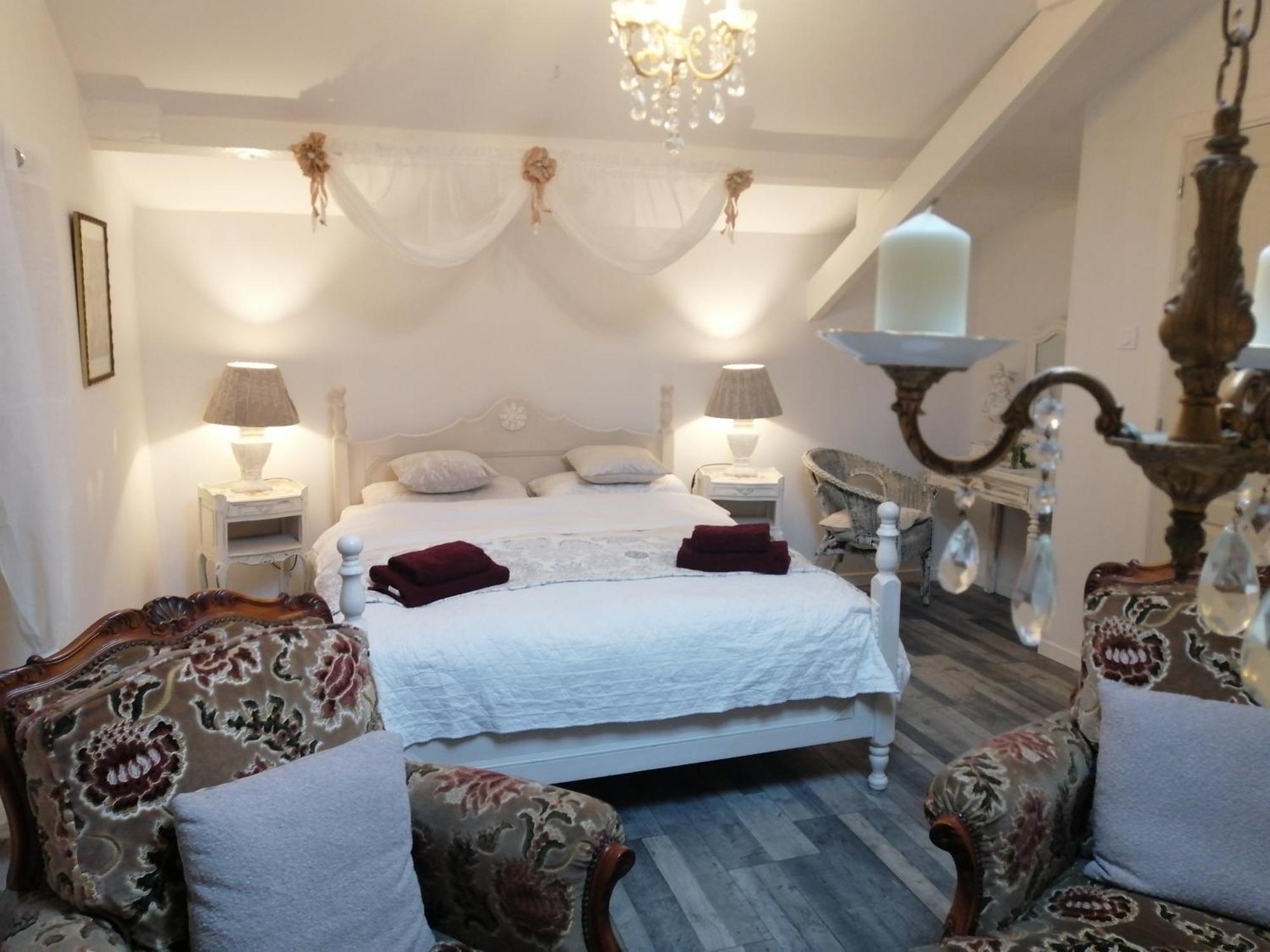 Gatekeepers Cottage Tiny House, Taize, Deux-Sevres, Velo Francette Екстер'єр фото